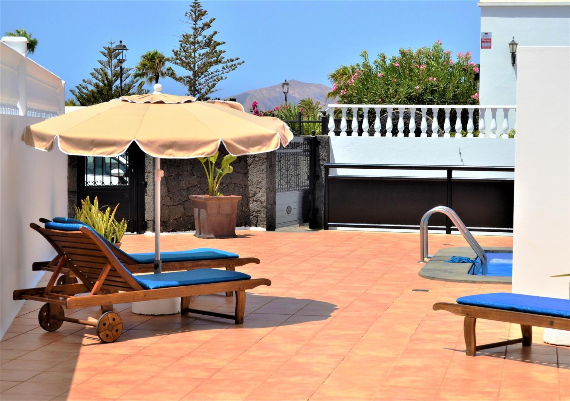Gran Villa Famara Puerto del Carmen Puerto del Carmen (Lanzarote) Exterior foto